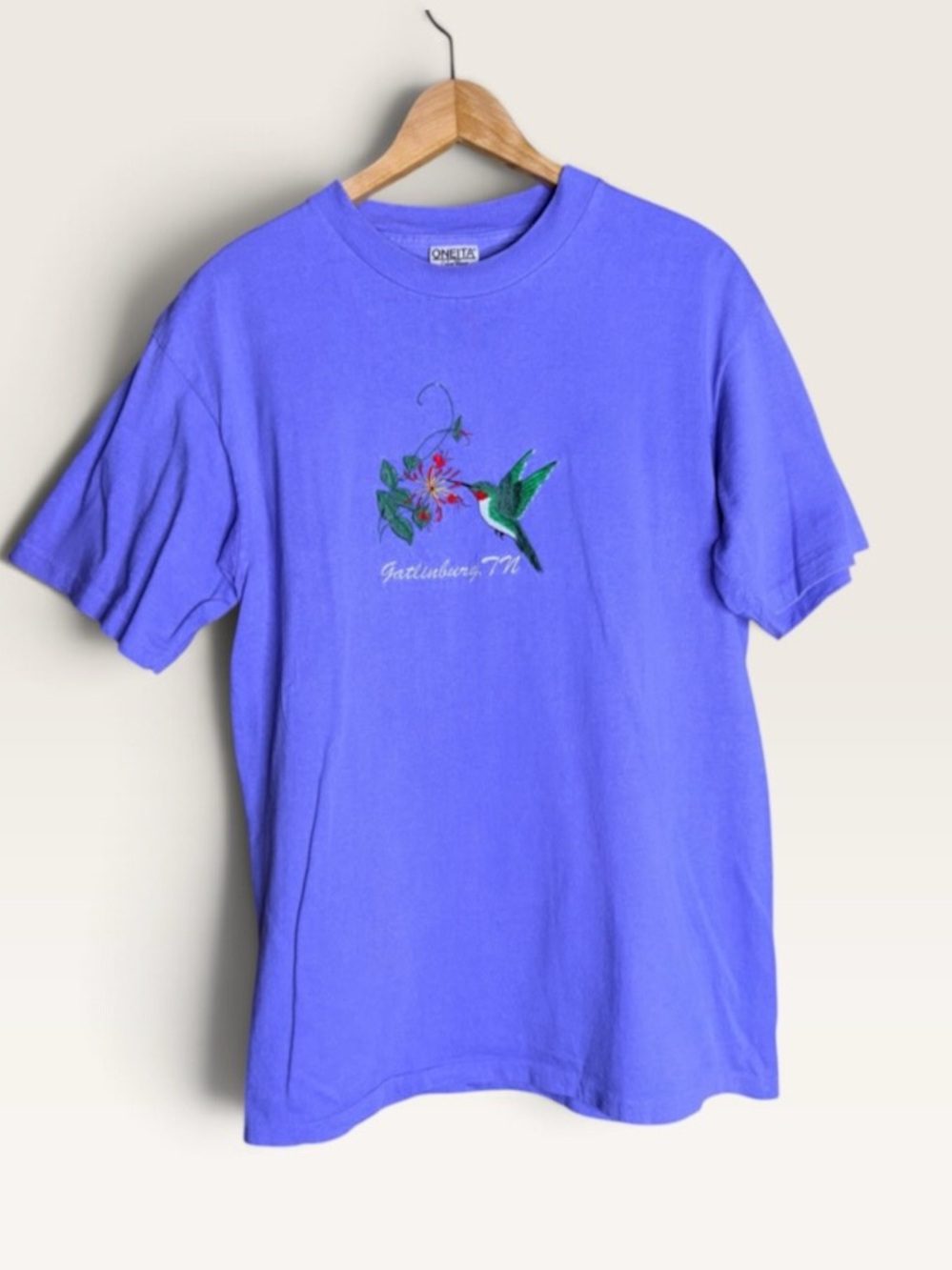 Vintage Oneita Gatlinburg TN Hummingbird Embroidered T Shirt M Purple 90s